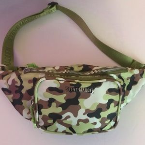 STEVE MADDEN CAMOUFLAGE FANNY PACK WAIST POUCH NWT